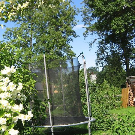 Balta Maja Hotel Pilsrundāle Kültér fotó