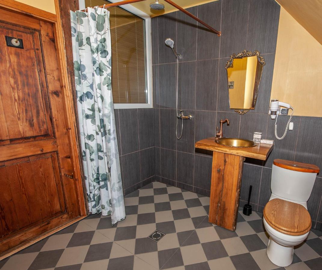Balta Maja Hotel Pilsrundāle Kültér fotó