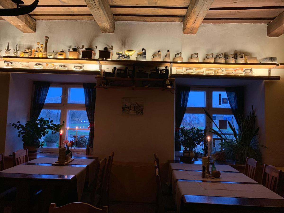 Balta Maja Hotel Pilsrundāle Kültér fotó