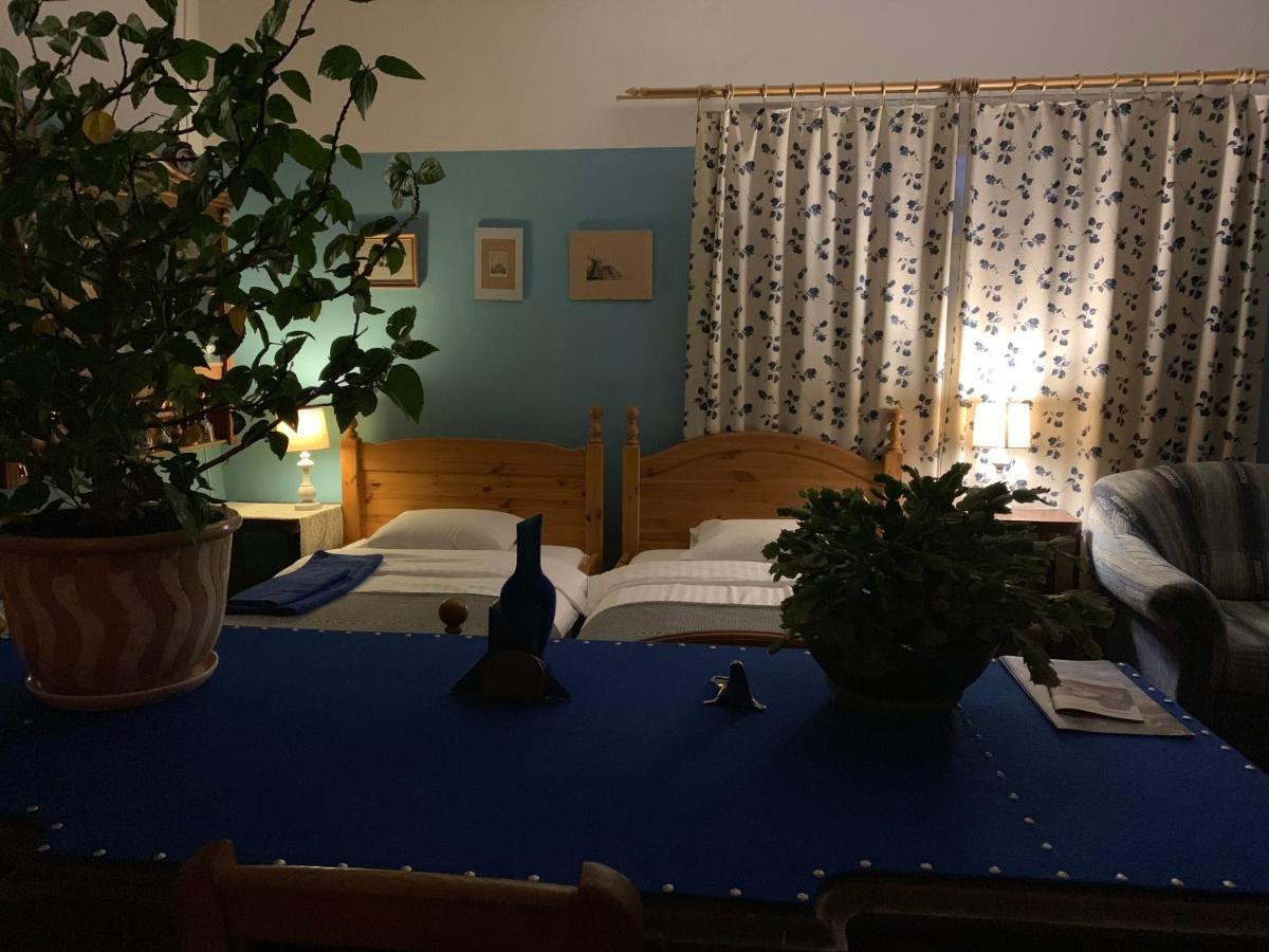 Balta Maja Hotel Pilsrundāle Kültér fotó